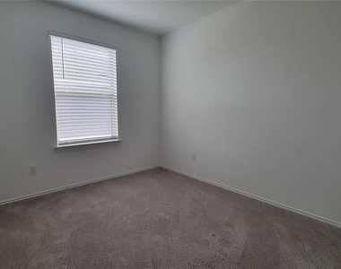 217 Redonda Dr - Photo Thumbnail 16