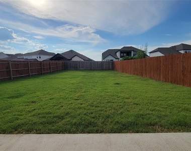 217 Redonda Dr - Photo Thumbnail 23