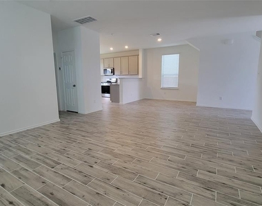 217 Redonda Dr - Photo Thumbnail 7