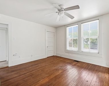 3205 Guadalupe St - Photo Thumbnail 3