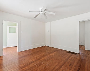 3205 Guadalupe St - Photo Thumbnail 5