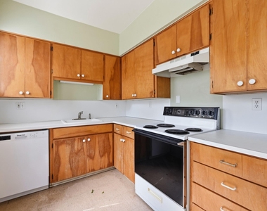 3205 Guadalupe St - Photo Thumbnail 9
