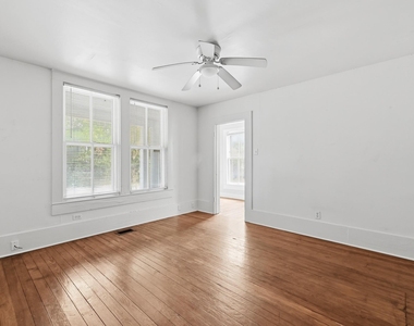 3205 Guadalupe St - Photo Thumbnail 4
