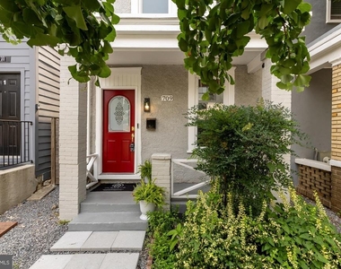 709 16th Street Ne - Photo Thumbnail 1