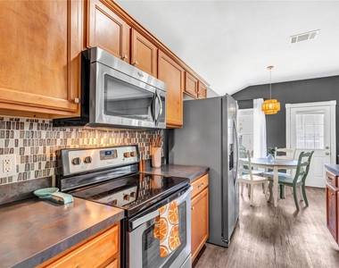 3004 Don Hill Ln - Photo Thumbnail 9