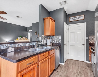 3004 Don Hill Ln - Photo Thumbnail 7