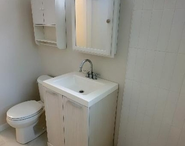 4004 Beecher Street Nw - Photo Thumbnail 3