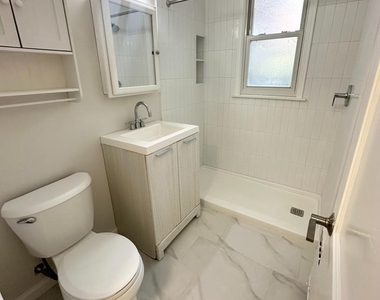 4004 Beecher Street Nw - Photo Thumbnail 4