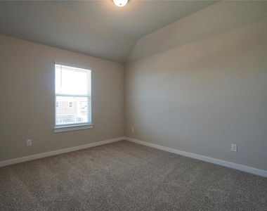 136 Greinert Dr - Photo Thumbnail 26