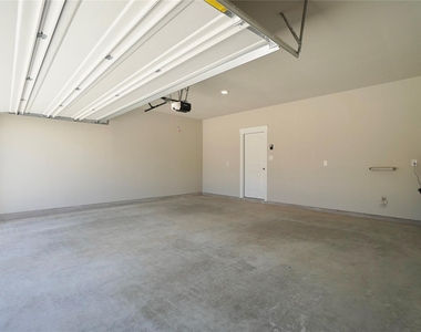 136 Greinert Dr - Photo Thumbnail 33