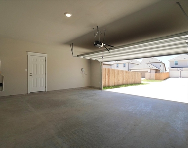 136 Greinert Dr - Photo Thumbnail 34