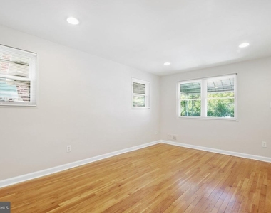 4229 Fort Dupont Terrace Se - Photo Thumbnail 9