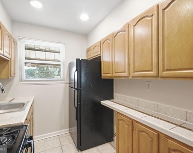 4229 Fort Dupont Terrace Se - Photo Thumbnail 3