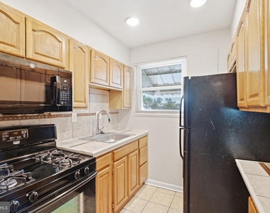 4229 Fort Dupont Terrace Se - Photo Thumbnail 4