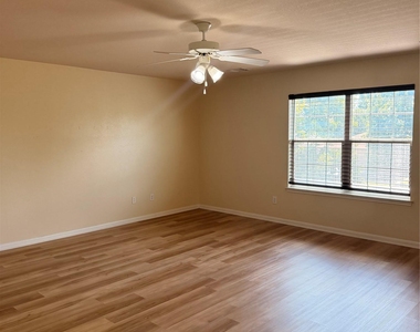 1309 Ascot St - Photo Thumbnail 14
