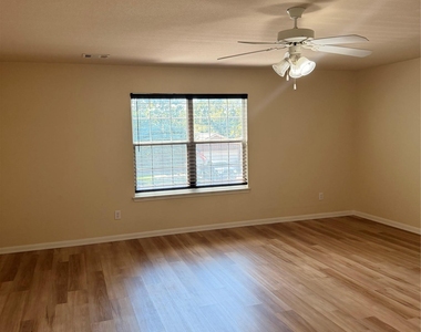 1309 Ascot St - Photo Thumbnail 13