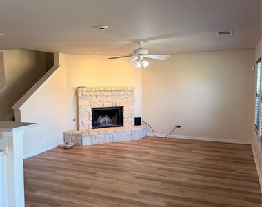 1309 Ascot St - Photo Thumbnail 7