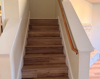 1309 Ascot St - Photo Thumbnail 10