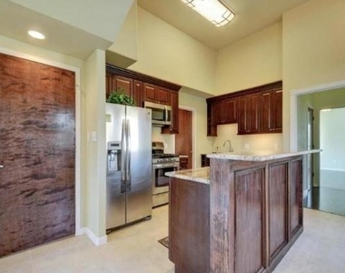 2406 E 11th St - Photo Thumbnail 9