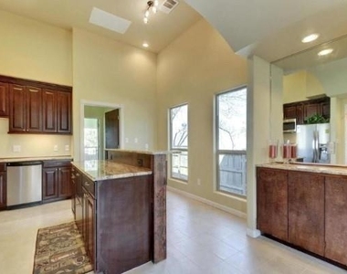 2406 E 11th St - Photo Thumbnail 8