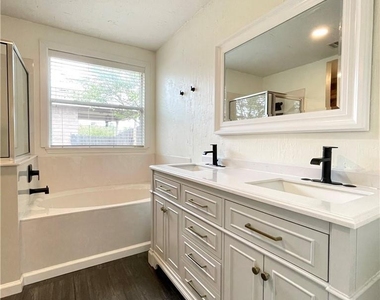 1060 W South St - Photo Thumbnail 12