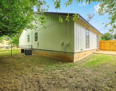 2132 Andover Dr - Photo Thumbnail 15