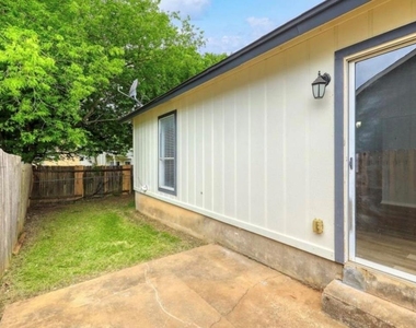 2132 Andover Dr - Photo Thumbnail 14