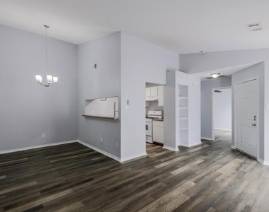 2132 Andover Dr - Photo Thumbnail 4