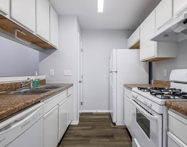 2132 Andover Dr - Photo Thumbnail 8