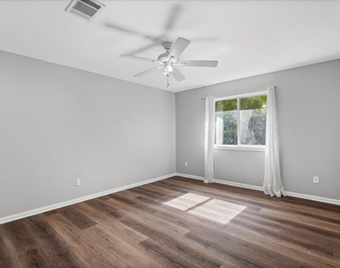 13026 Titus Ct - Photo Thumbnail 11