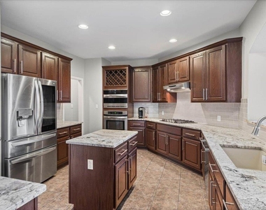 13026 Titus Ct - Photo Thumbnail 6