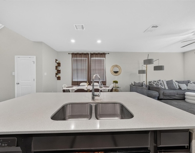 11833 Sandy Lodge Ct - Photo Thumbnail 13