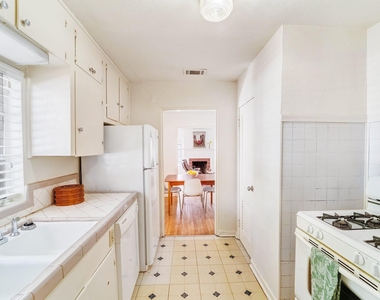 1064 Sycamore St - Photo Thumbnail 5