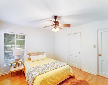 1064 Sycamore St - Photo Thumbnail 9