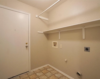 6208 Speyside Dr - Photo Thumbnail 31