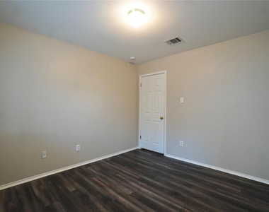 6208 Speyside Dr - Photo Thumbnail 28