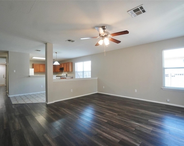 6208 Speyside Dr - Photo Thumbnail 4