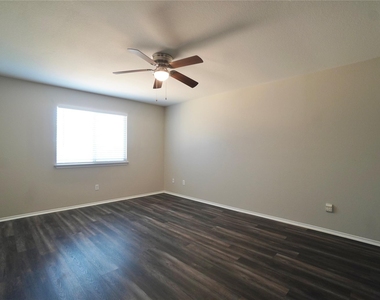 6208 Speyside Dr - Photo Thumbnail 18