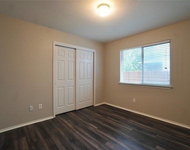 6208 Speyside Dr - Photo Thumbnail 27