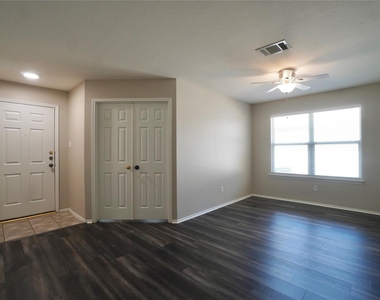 6208 Speyside Dr - Photo Thumbnail 15