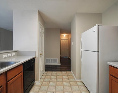 6208 Speyside Dr - Photo Thumbnail 12