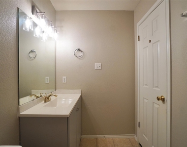 6208 Speyside Dr - Photo Thumbnail 30