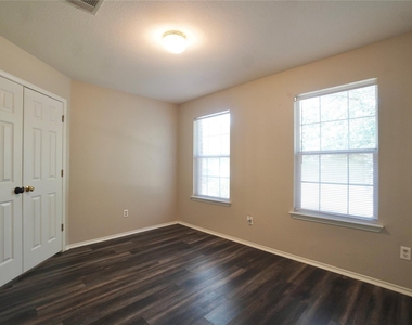 6208 Speyside Dr - Photo Thumbnail 13