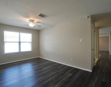 6208 Speyside Dr - Photo Thumbnail 16