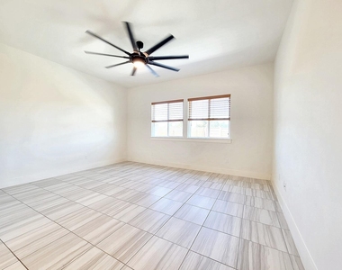 130 Furlong Dr - Photo Thumbnail 7