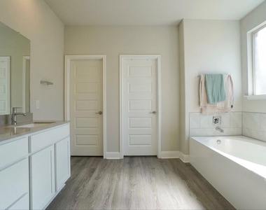 16716 Casa Anna Dr - Photo Thumbnail 14