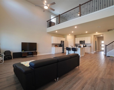 16716 Casa Anna Dr - Photo Thumbnail 4