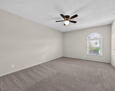 910 Duncan Ln - Photo Thumbnail 16