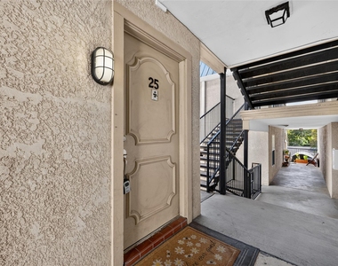 910 Duncan Ln - Photo Thumbnail 19