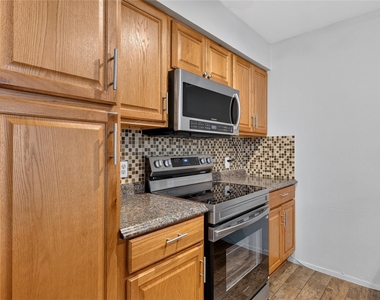 910 Duncan Ln - Photo Thumbnail 8